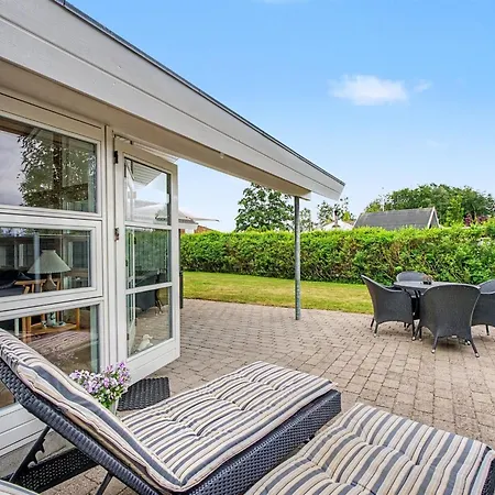 Wilma - 220m From The Sea By Interhome